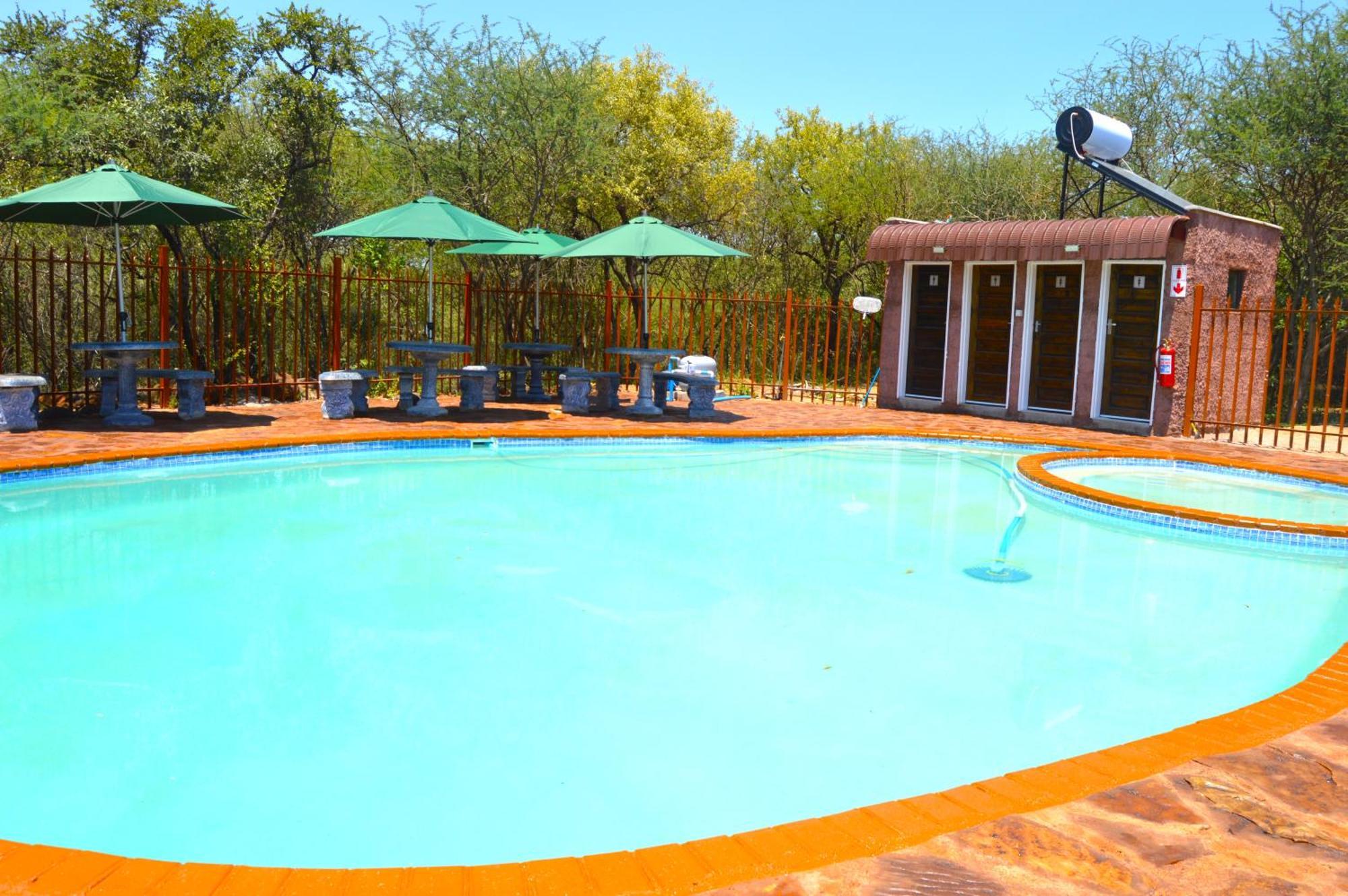 Crocodile Pools River Safaris 哈博罗内 外观 照片