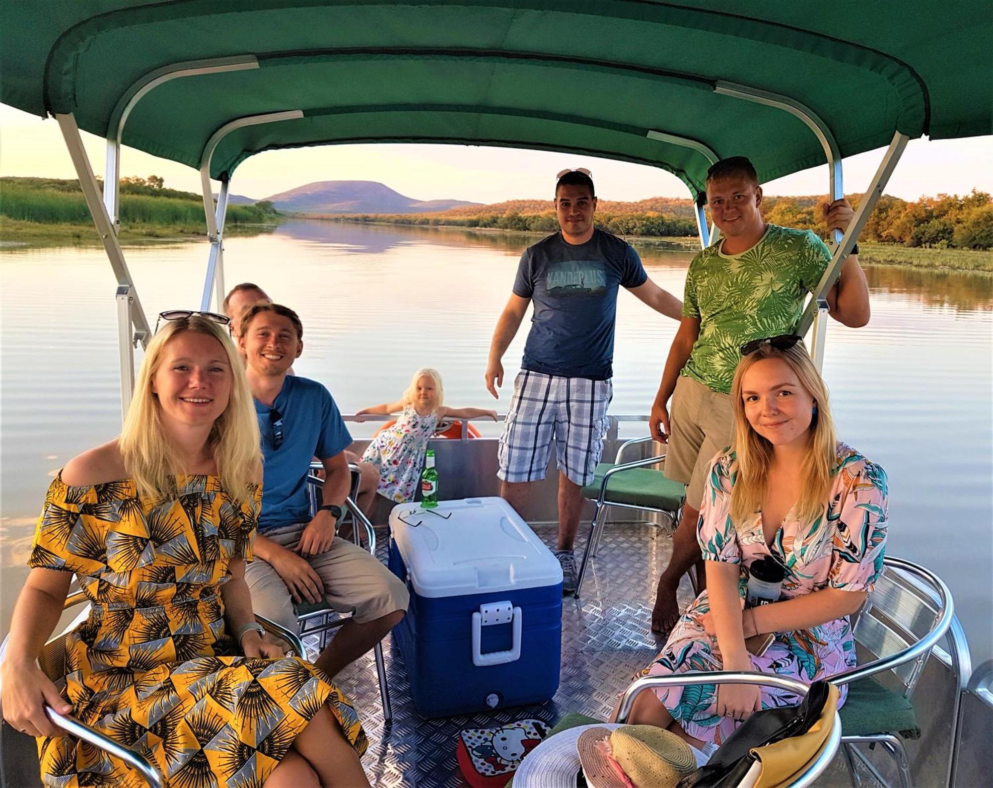 Crocodile Pools River Safaris 哈博罗内 外观 照片
